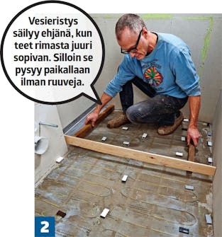 Kylpyhuoneen lattian kaadon teko Kylpyhuoneen lattian kaadon teko